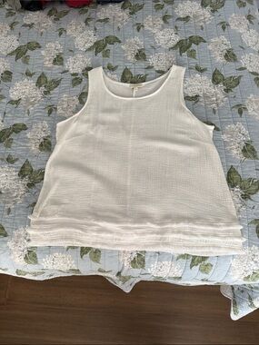 Cynthia Rowley women’s top, never worn. Size 1X